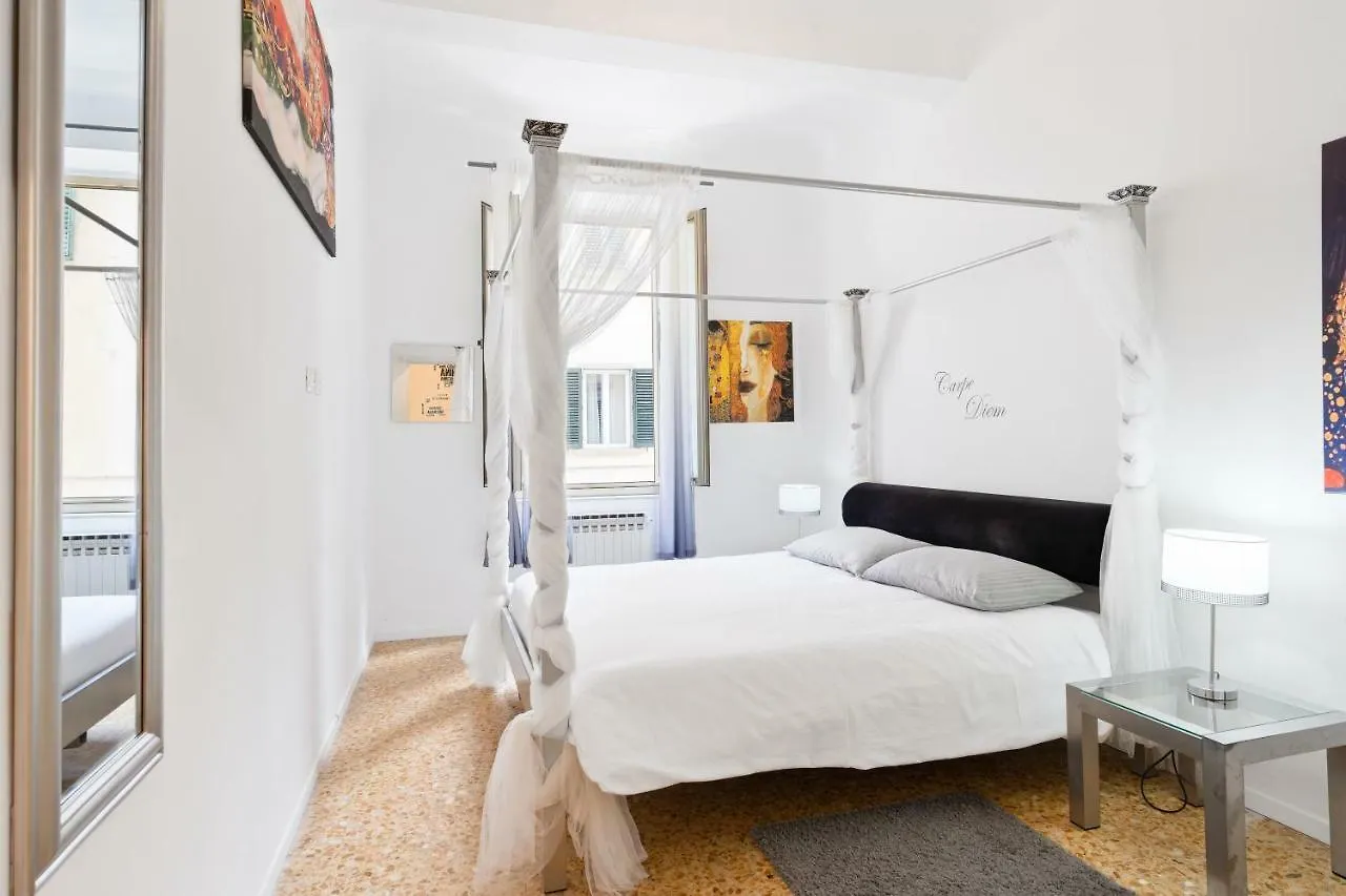 Carpe Diem Arno Apartment Florence Italy