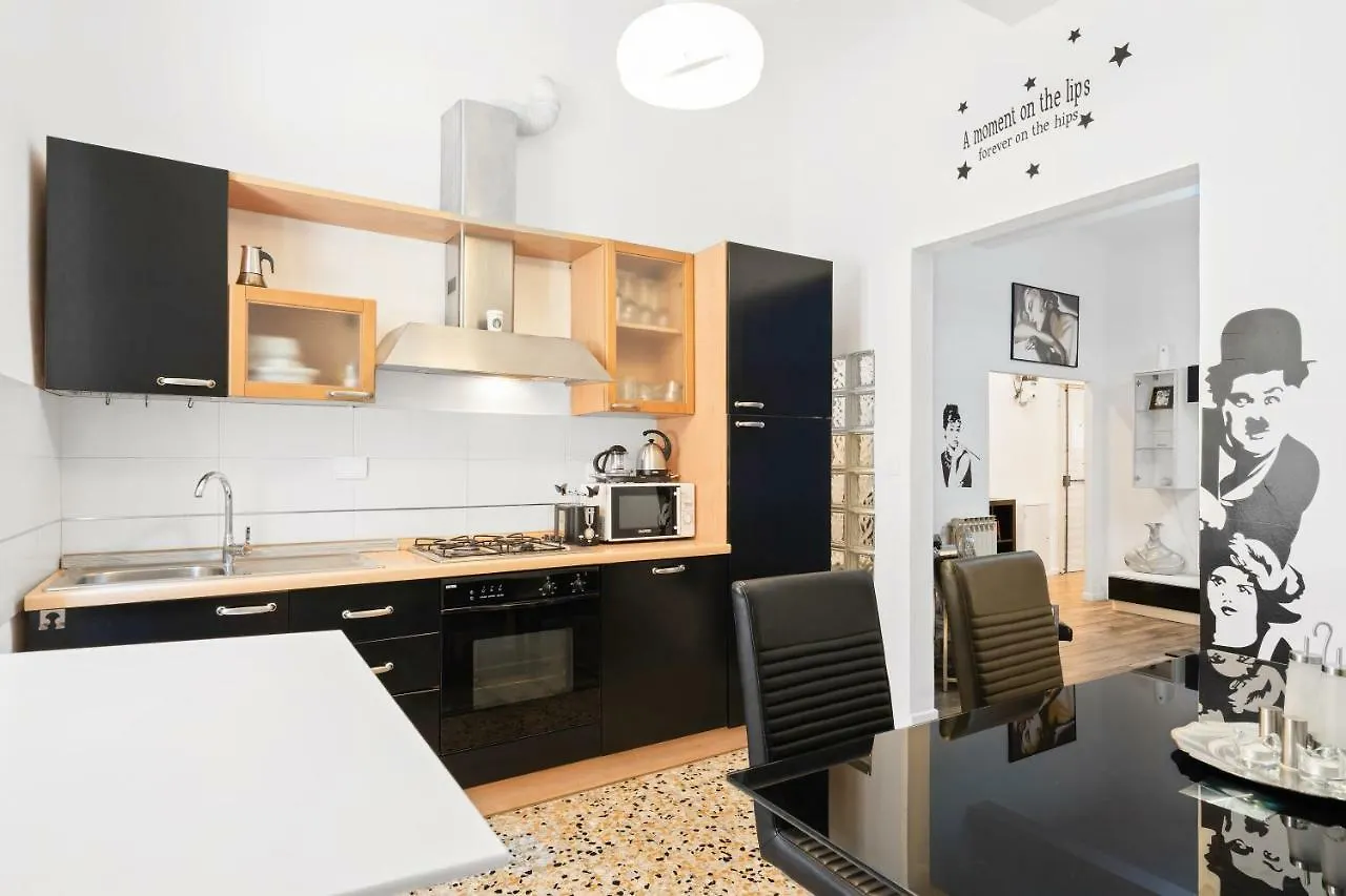 Carpe Diem Arno Apartment Florence 0*,