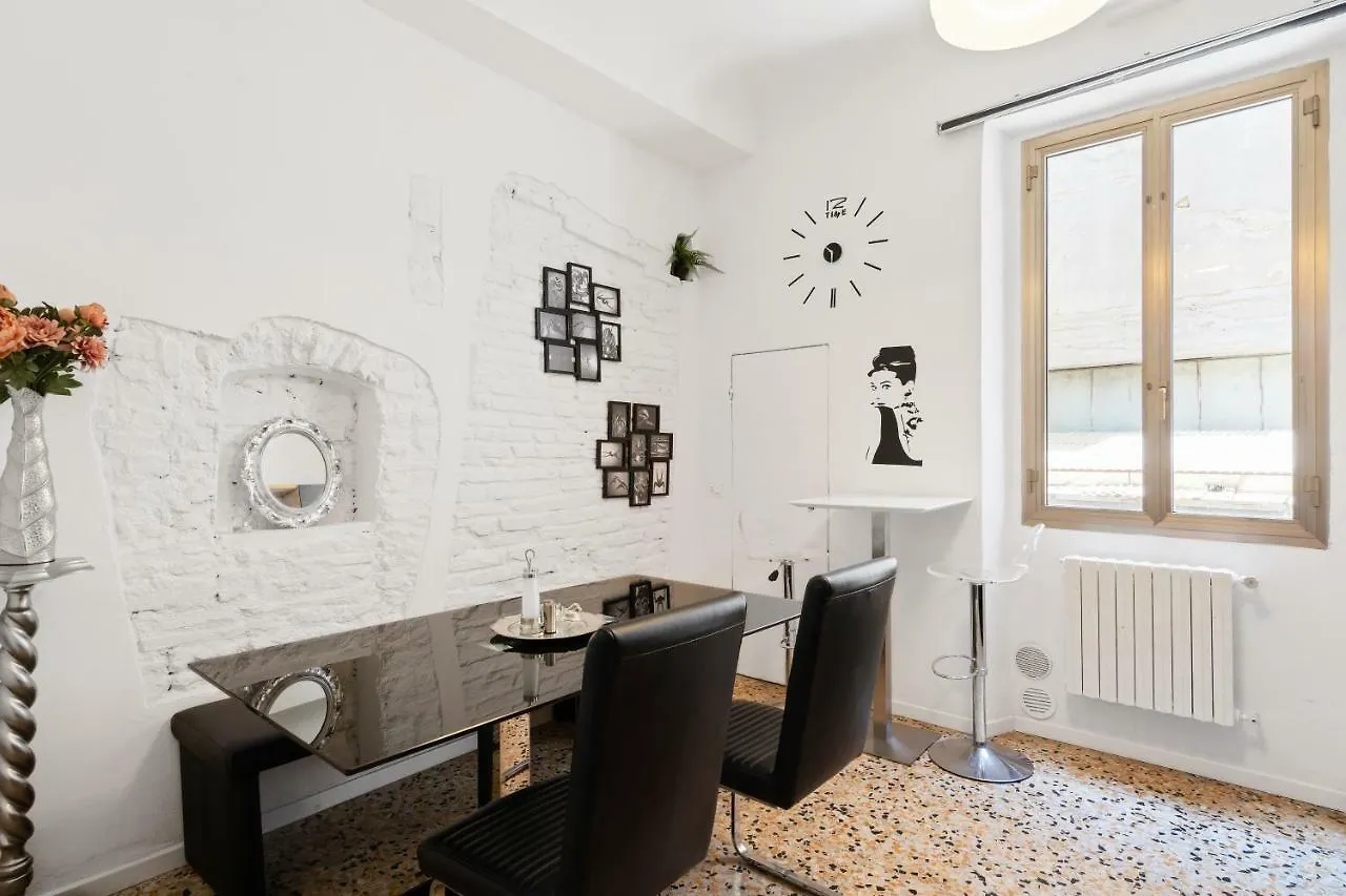 Carpe Diem Arno Apartment Florence